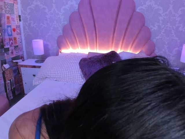 HoneyWoods live cam on BongaCams
