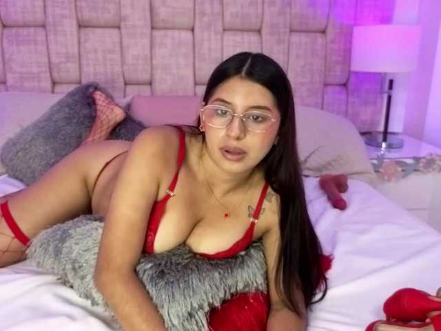 HoneyWoods live cam on BongaCams