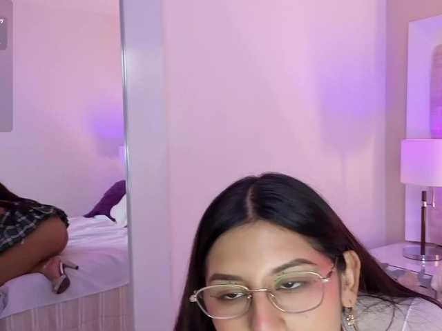 HoneyWoods live cam on BongaCams