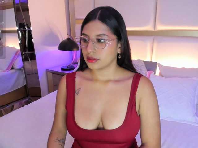 HoneyWoods live cam on BongaCams