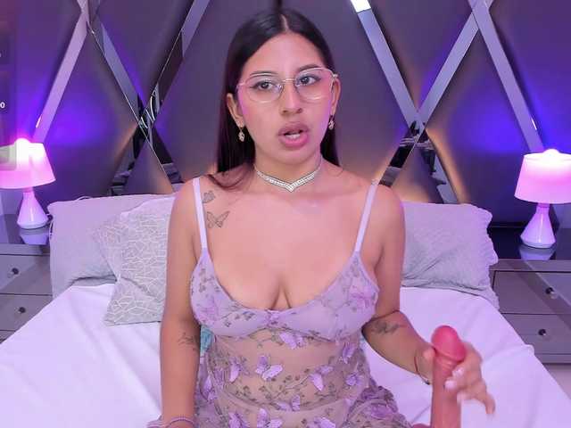 HoneyWoods live cam on BongaCams