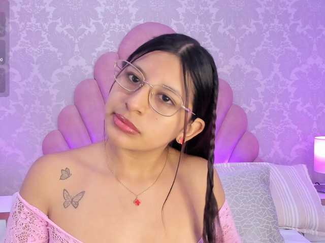 HoneyWoods live cam on BongaCams