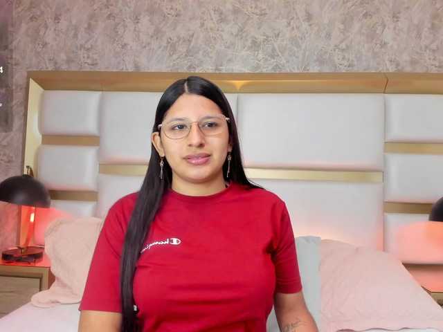 HoneyWoods live cam on BongaCams