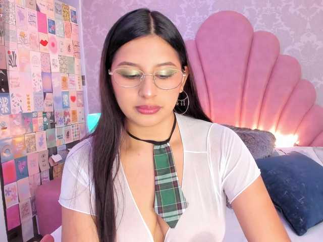 HoneyWoods live cam on BongaCams