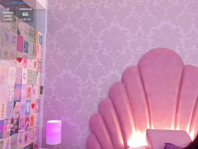 HoneyWoods live cam on BongaCams