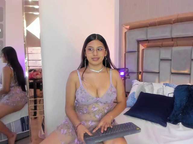HoneyWoods live cam on BongaCams