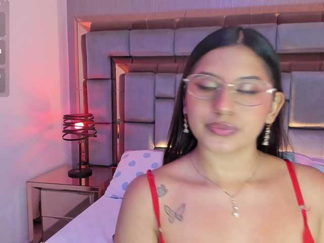 HoneyWoods live cam on BongaCams