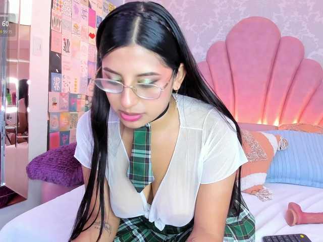 HoneyWoods live cam on BongaCams