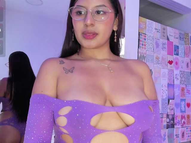 HoneyWoods live cam on BongaCams