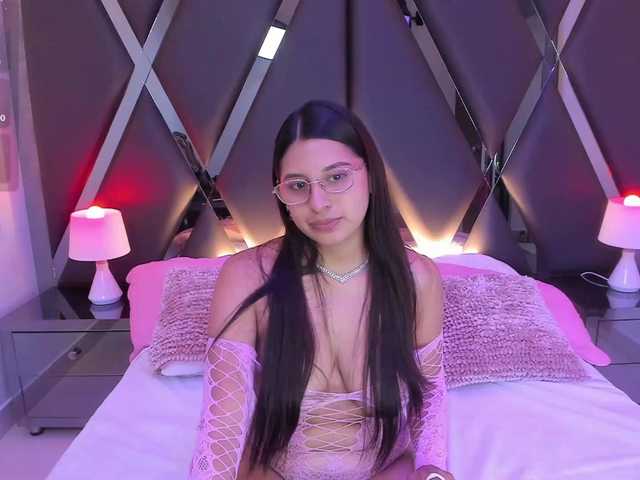 HoneyWoods live cam on BongaCams