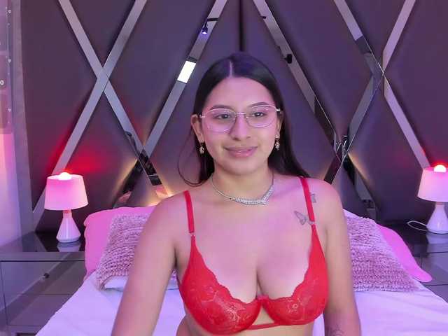HoneyWoods live cam on BongaCams