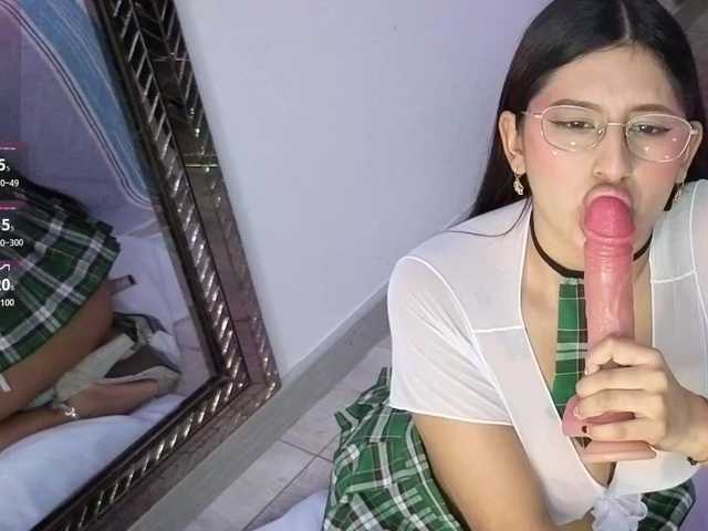 HoneyWoods live cam on BongaCams