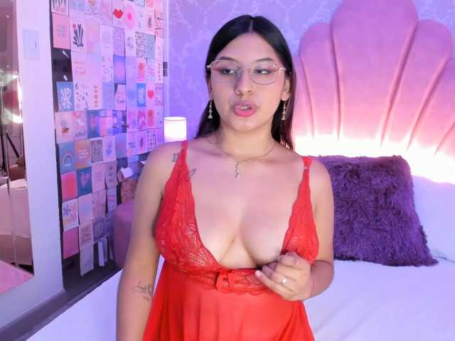 HoneyWoods live cam on BongaCams