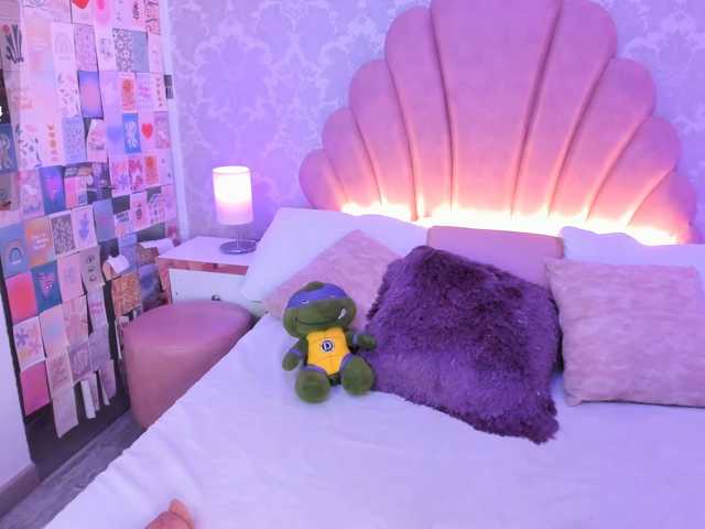 HoneyWoods live cam on BongaCams