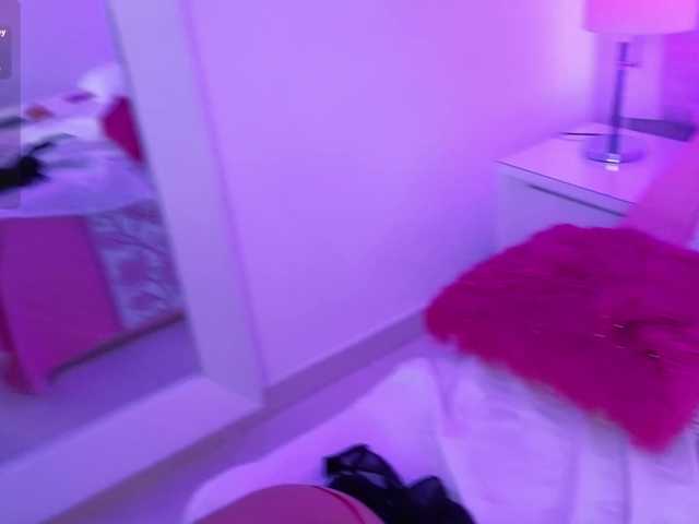 HoneyWoods live cam on BongaCams