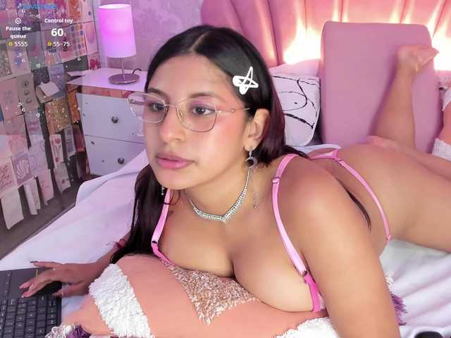 HoneyWoods live cam on BongaCams