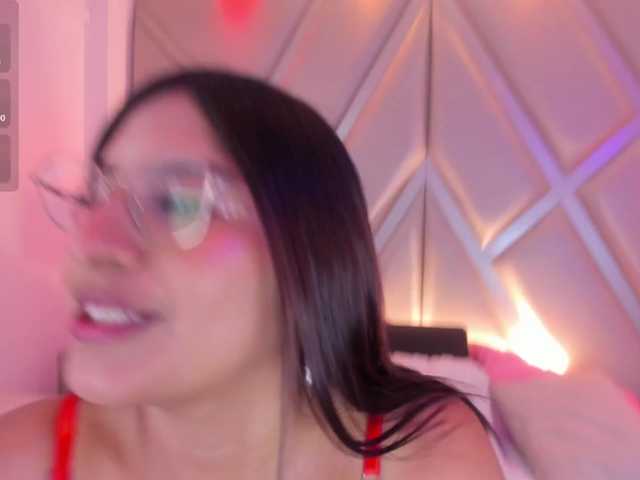 HoneyWoods live cam on BongaCams