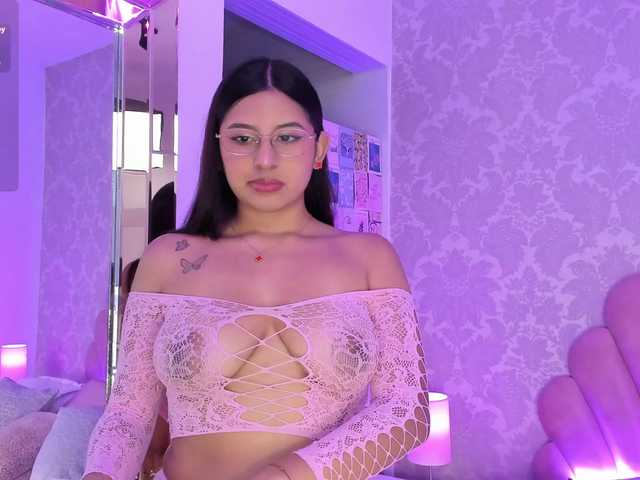HoneyWoods live cam on BongaCams