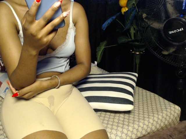PrittyPrincess live cam on BongaCams