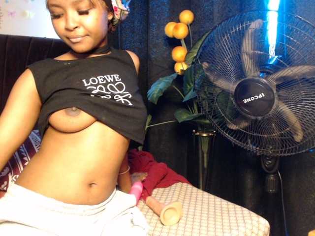PrittyPrincess live cam on BongaCams