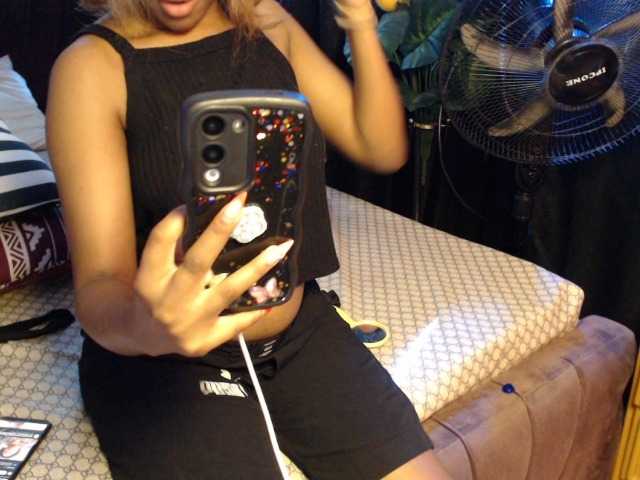 PrittyPrincess live cam on BongaCams