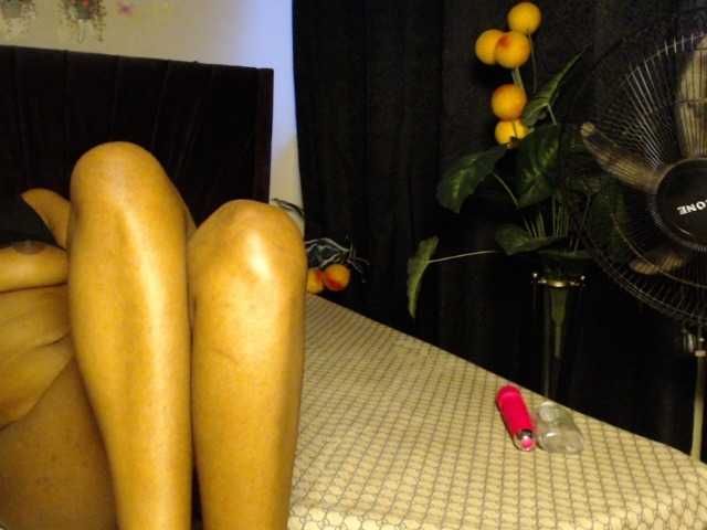 PrittyPrincess live cam on BongaCams