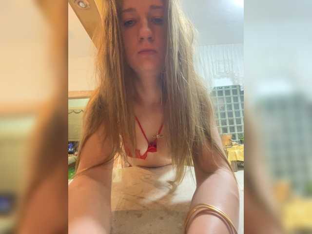 Tinatinaa