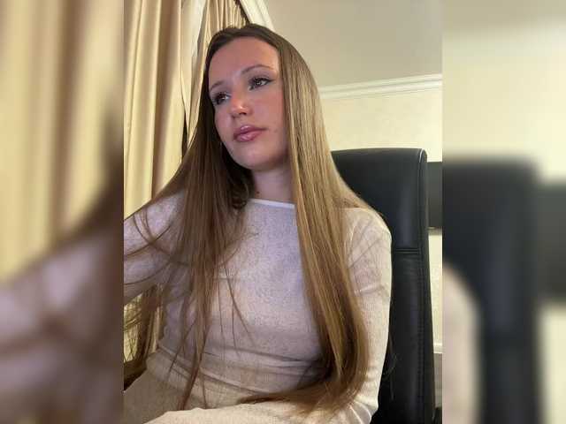 Malikaa1 live cam