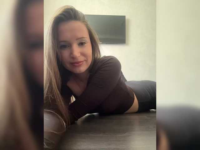 Malikaa1 live webcam show