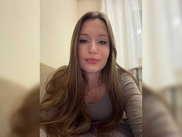 Malikaa1 live cam preview