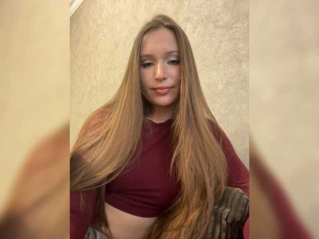 Malikaa1 live cam preview