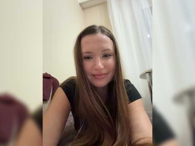 Malikaa1 live cam preview