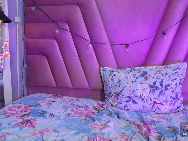 HazelLatina live cam on BongaCams