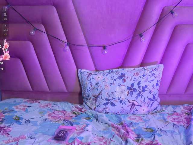 HazelLatina live cam on BongaCams