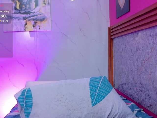 HazelLatina live cam on BongaCams