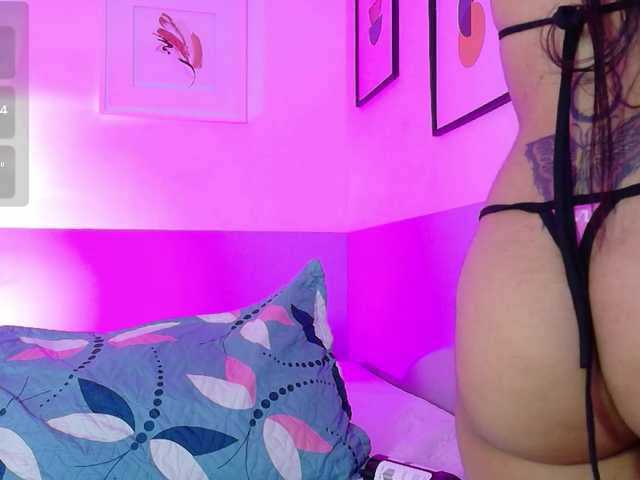HazelLatina live cam on BongaCams