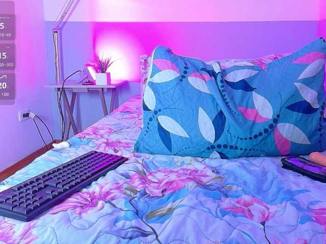 HazelLatina live webcam show