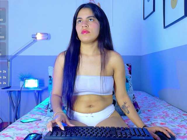 HazelLatina live cam on BongaCams