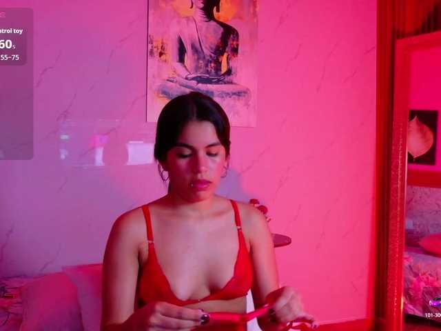 HazelLatina live cam on BongaCams