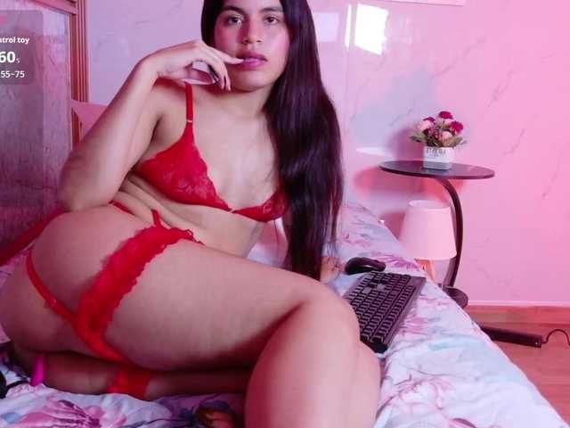 HazelLatina live webcam show