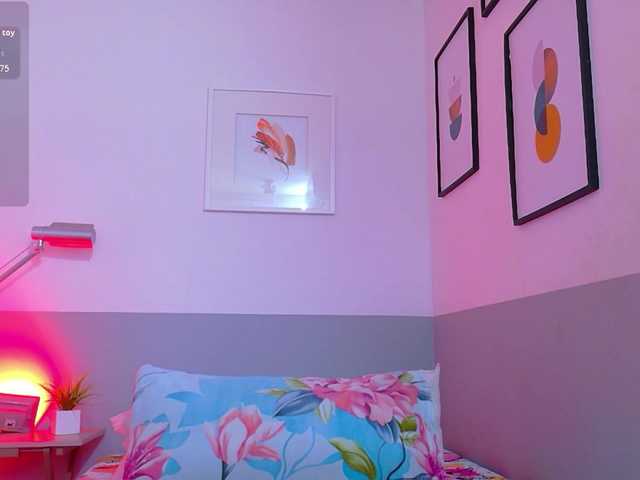 HazelLatina live webcam show