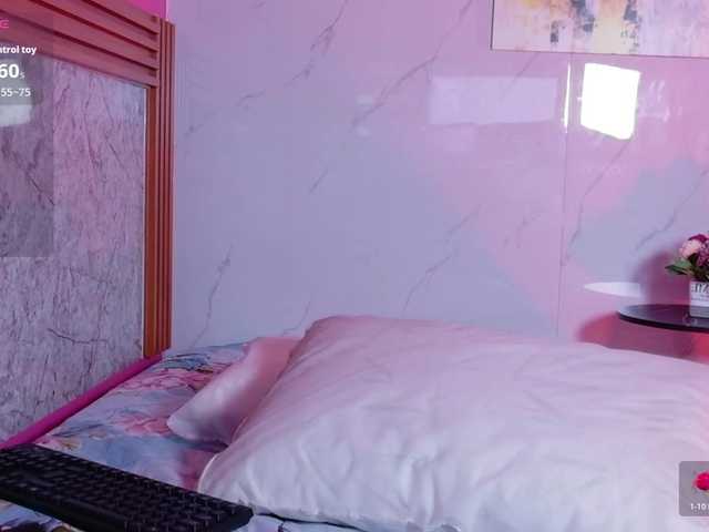 HazelLatina live cam on BongaCams