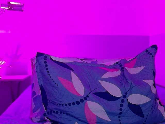 HazelLatina live webcam show