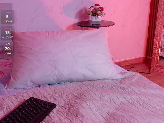 HazelLatina live webcam show