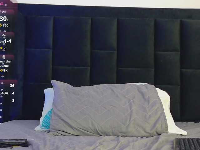 HazelLatina live cam on BongaCams