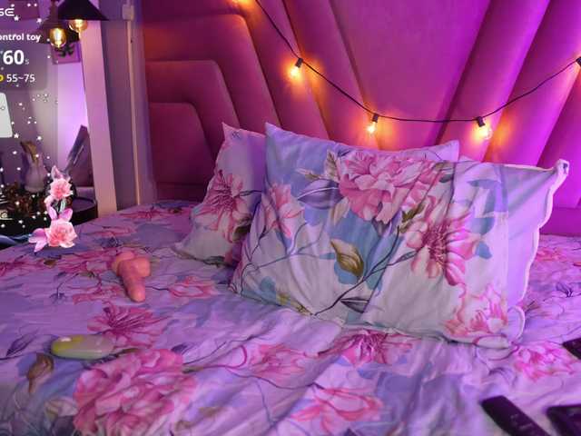 HazelLatina live webcam show