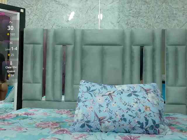 HazelLatina webcam