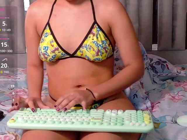 HazelLatina webcam