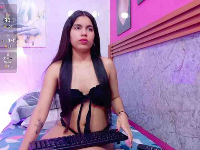 HazelLatina webcam