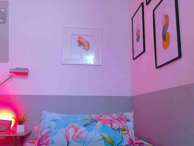 HazelLatina webcam